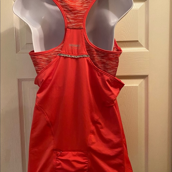 Running Room Fit-Wear Tank XL - Picture 2 of 5